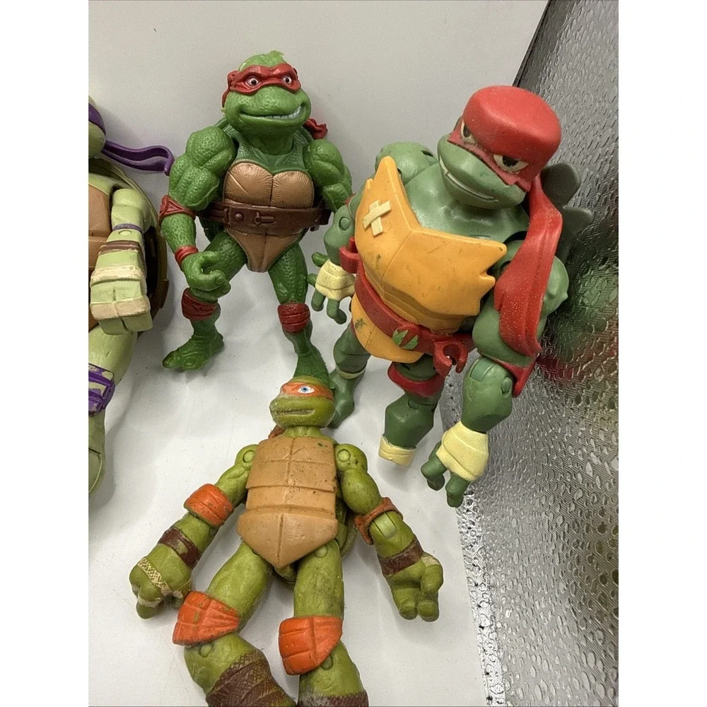 LOT 20‎ TEENAGE MUTANT NINJA TURTLES ACTION FIGURES